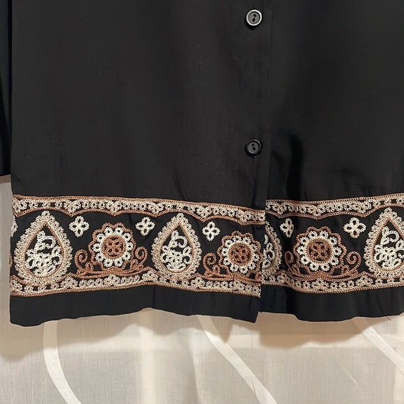JM Collection Button Down Embroidered Blouse, Size XL - Picture 2 of 4